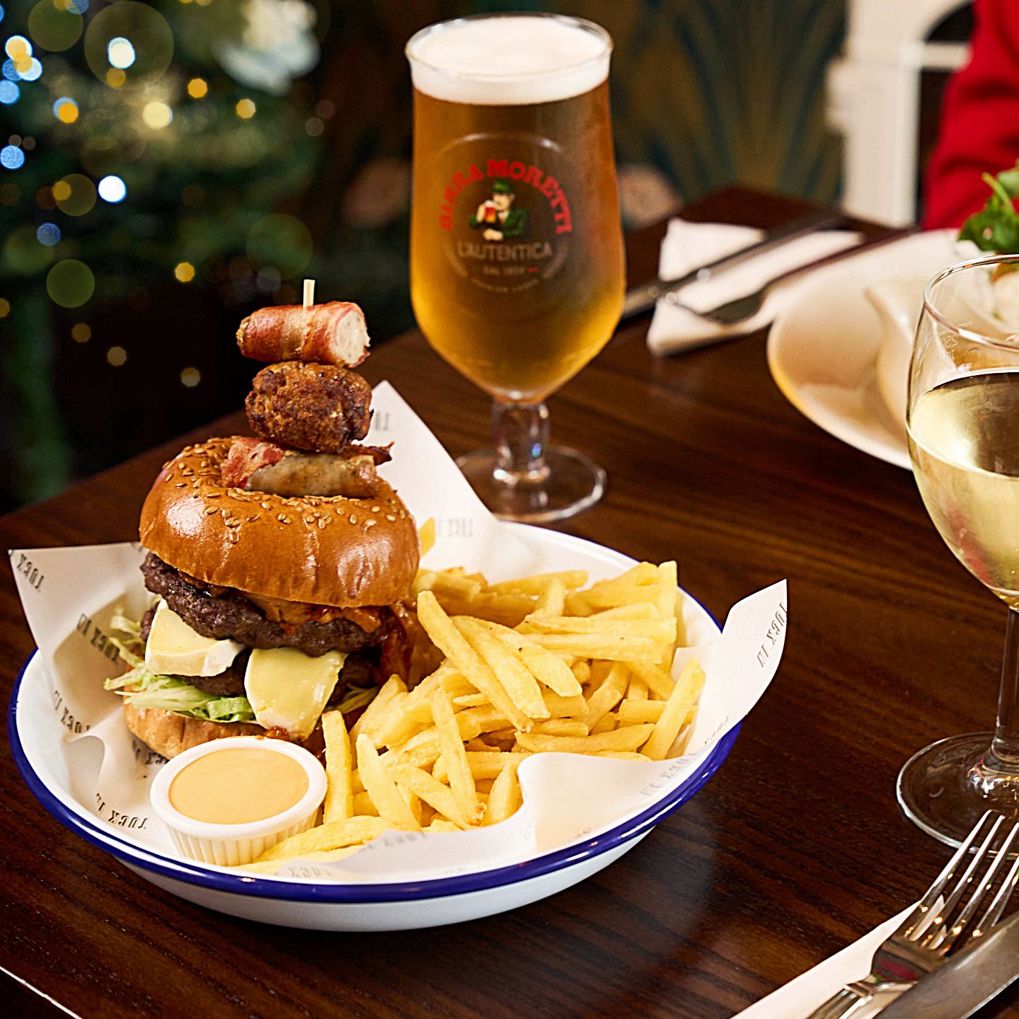 Festive Lunch & Dinner at The Aubrey Arms in Cardiff